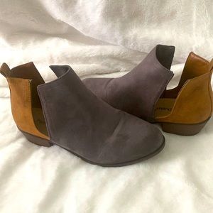 Pierre Dumas Grey and camel faux suede booties